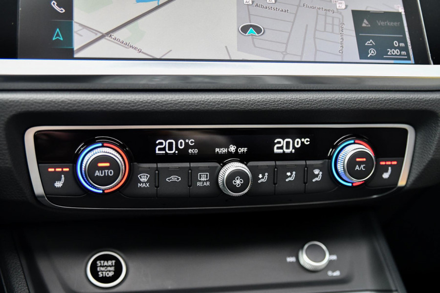 Audi Q3 Sportback 45 TFSI e 3x S-Line. Pano, ACC, Keyless, Sfeer, Dodeh, Camera, Matrix, 20'', Trekhaak, CarPlay!