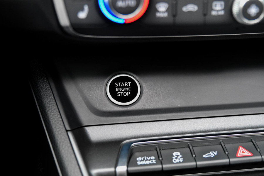 Audi Q3 Sportback 45 TFSI e 3x S-Line. Pano, ACC, Keyless, Sfeer, Dodeh, Camera, Matrix, 20'', Trekhaak, CarPlay!