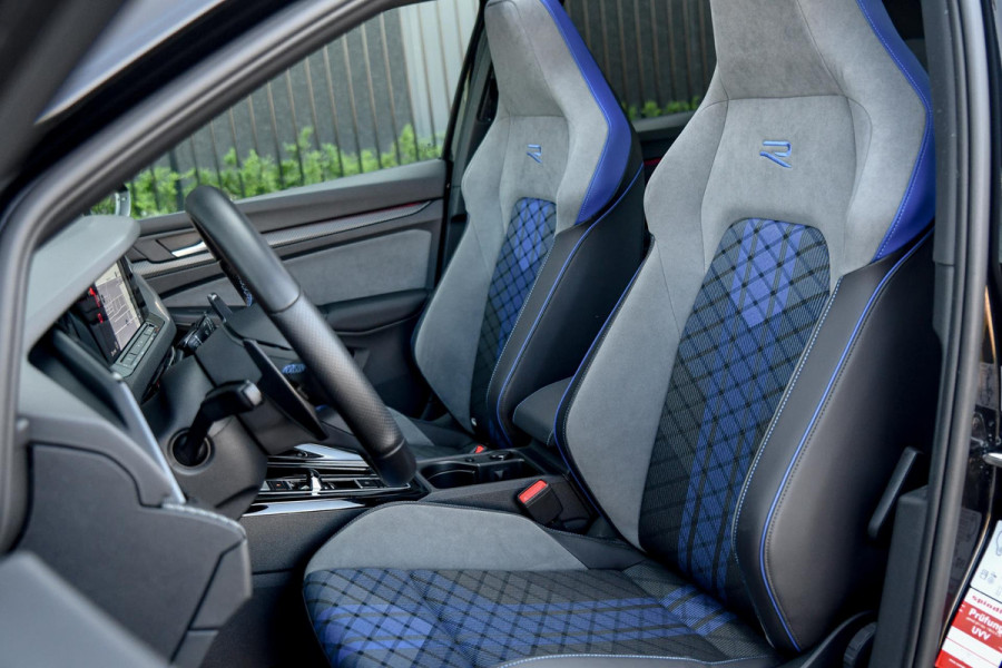 Volkswagen Golf 2.0 TSI R 4Motion Performance. BTW, Akra, Pano, Nurburg, HUD, H/K, Camera, ACC, Dodeh, IQ, Keyless, Stuurvw, CarPl