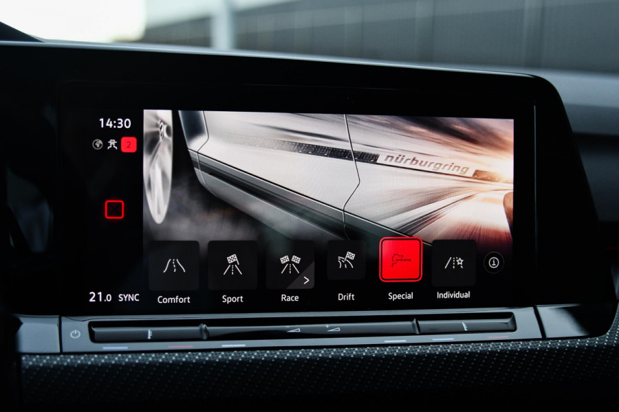 Volkswagen Golf 2.0 TSI R 4Motion Performance. BTW, Akra, Pano, Nurburg, HUD, H/K, Camera, ACC, Dodeh, IQ, Keyless, Stuurvw, CarPl