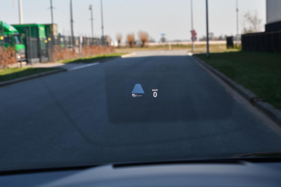 Volkswagen Golf 2.0 TSI R 4Motion Performance. BTW, Akra, Pano, Nurburg, HUD, H/K, Camera, ACC, Dodeh, IQ, Keyless, Stuurvw, CarPl