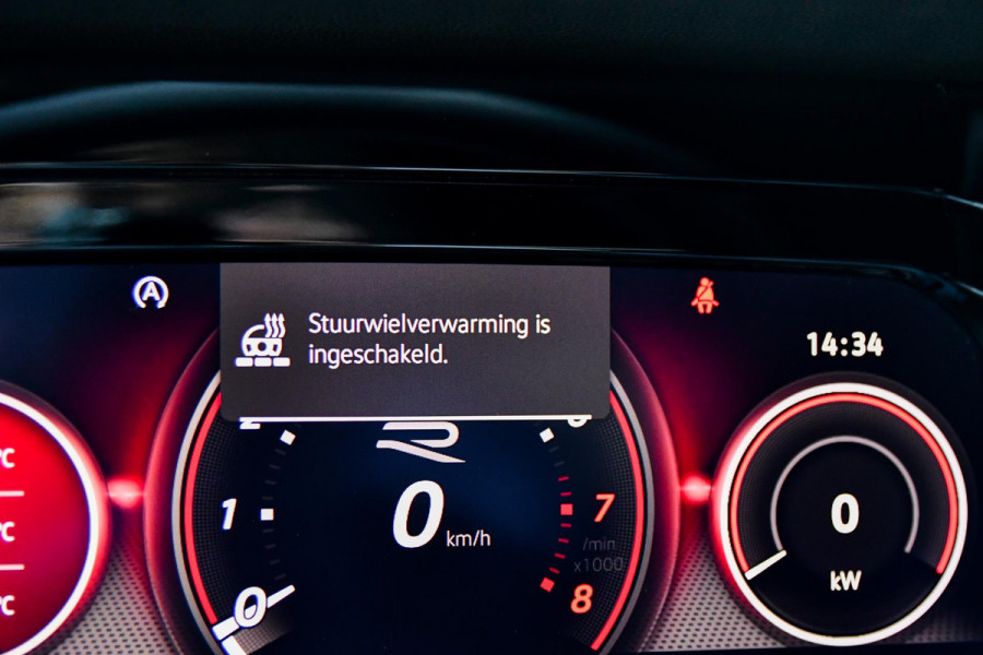 Volkswagen Golf 2.0 TSI R 4Motion Performance. BTW, Akra, Pano, Nurburg, HUD, H/K, Camera, ACC, Dodeh, IQ, Keyless, Stuurvw, CarPl