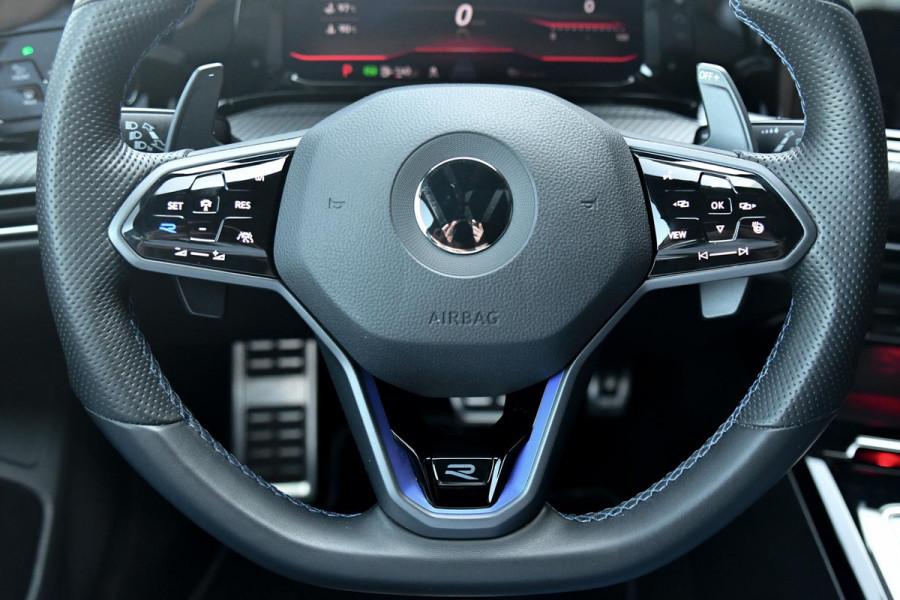 Volkswagen Golf 2.0 TSI R 4Motion Performance. BTW, Akra, Pano, Nurburg, HUD, H/K, Camera, ACC, Dodeh, IQ, Keyless, Stuurvw, CarPl