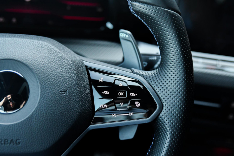Volkswagen Golf 2.0 TSI R 4Motion Performance. BTW, Akra, Pano, Nurburg, HUD, H/K, Camera, ACC, Dodeh, IQ, Keyless, Stuurvw, CarPl
