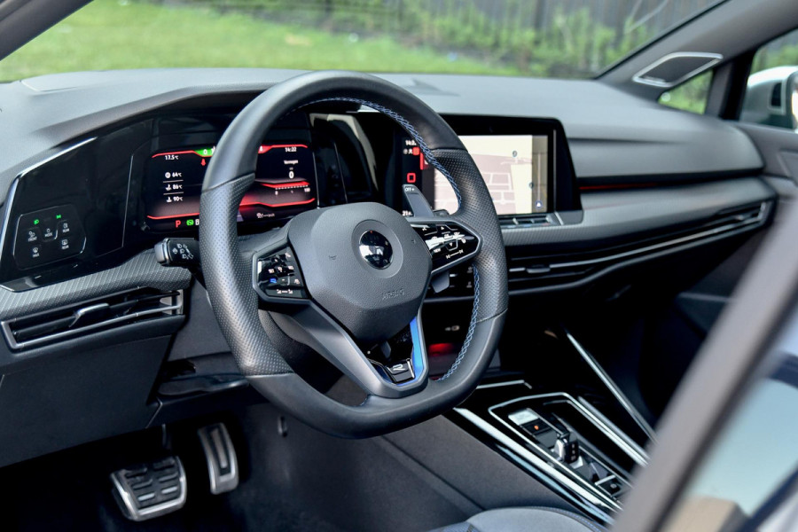 Volkswagen Golf 2.0 TSI R 4Motion Performance. BTW, Akra, Pano, Nurburg, HUD, H/K, Camera, ACC, Dodeh, IQ, Keyless, Stuurvw, CarPl