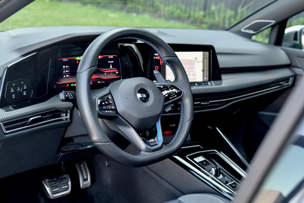 Volkswagen Golf 2.0 TSI R 4Motion Performance. BTW, Akra, Pano, Nurburg, HUD, H/K, Camera, ACC, Dodeh, IQ, Keyless, Stuurvw, CarPl