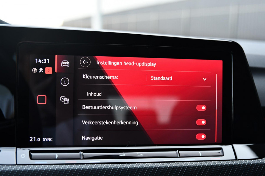 Volkswagen Golf 2.0 TSI R 4Motion Performance. BTW, Akra, Pano, Nurburg, HUD, H/K, Camera, ACC, Dodeh, IQ, Keyless, Stuurvw, CarPl