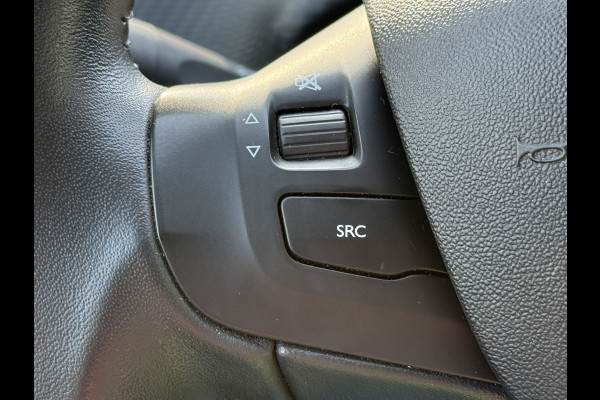 Peugeot 2008 BWJ 2017 | 1.2 PT 82PK Active | AIRCO | CRUISE | NAVIGATIE | DAKRAIL |