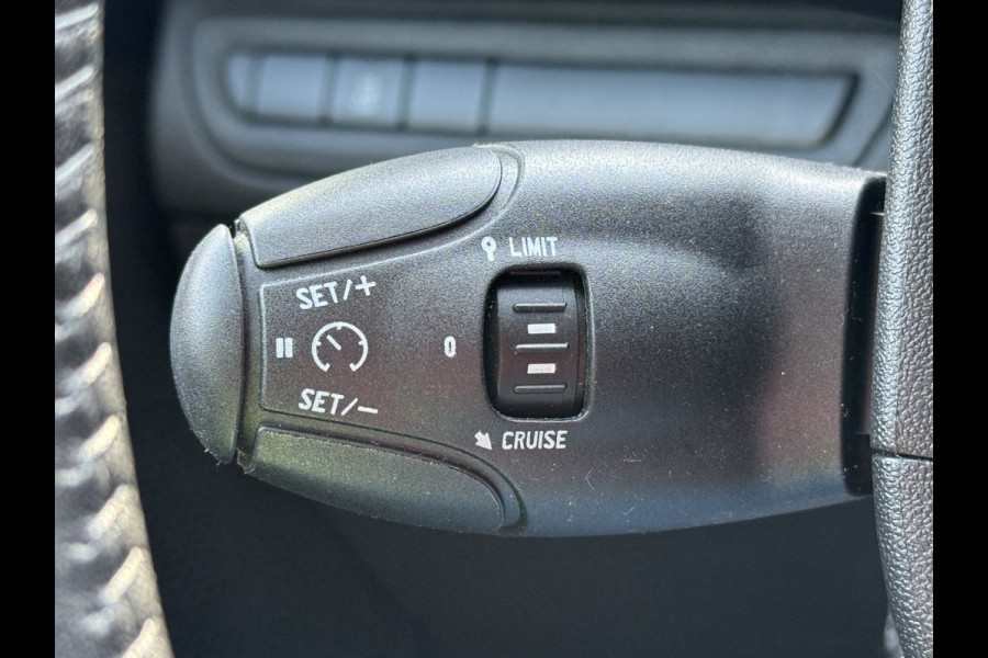 Peugeot 2008 BWJ 2017 | 1.2 PT 82PK Active | AIRCO | CRUISE | NAVIGATIE | DAKRAIL |