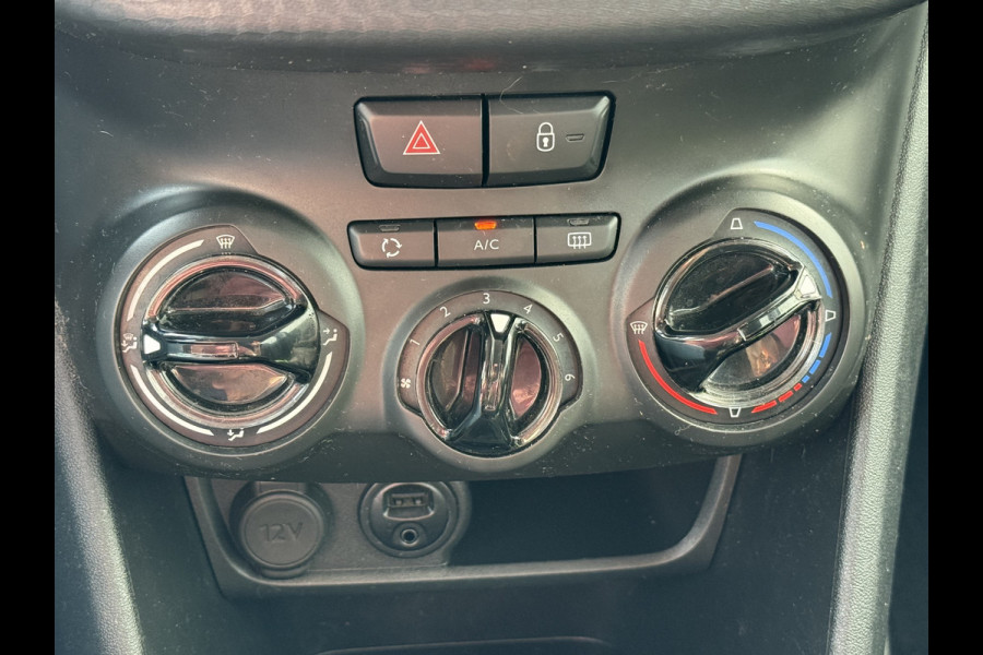 Peugeot 2008 BWJ 2017 | 1.2 PT 82PK Active | AIRCO | CRUISE | NAVIGATIE | DAKRAIL |