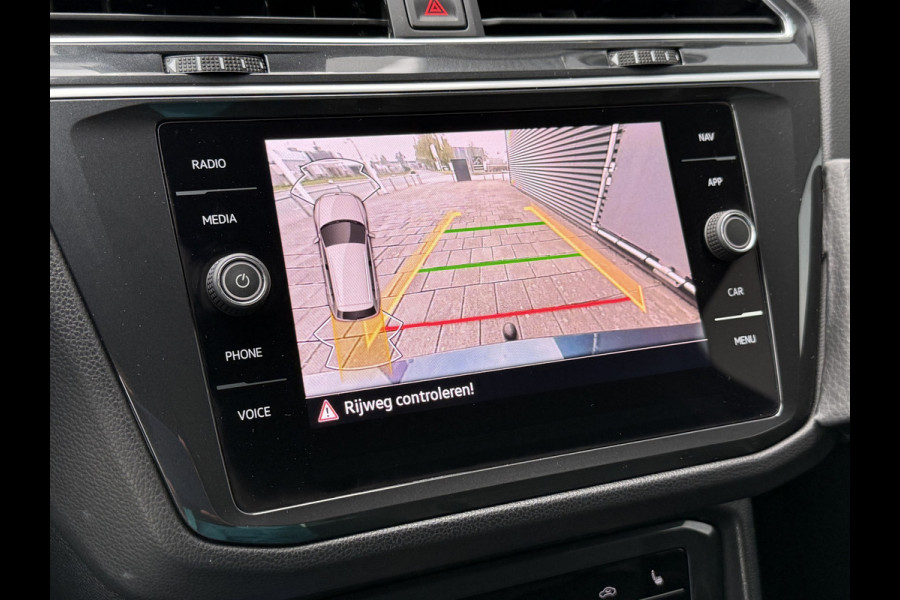 Volkswagen Tiguan BWJ 2021 |1.5 TSI 150PK Elegance AUTOMAAT | LEER | CAMERA | TREKHAAK | CRUISE | NAVI | STOELVERW | CARPLAY