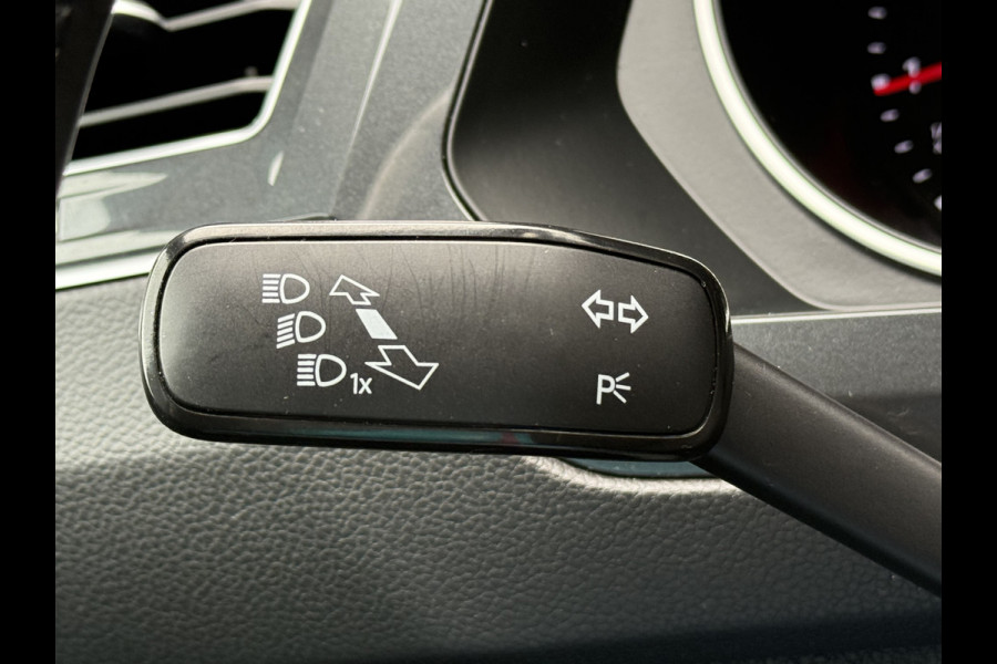 Volkswagen Tiguan BWJ 2021 |1.5 TSI 150PK Elegance AUTOMAAT | LEER | CAMERA | TREKHAAK | CRUISE | NAVI | STOELVERW | CARPLAY