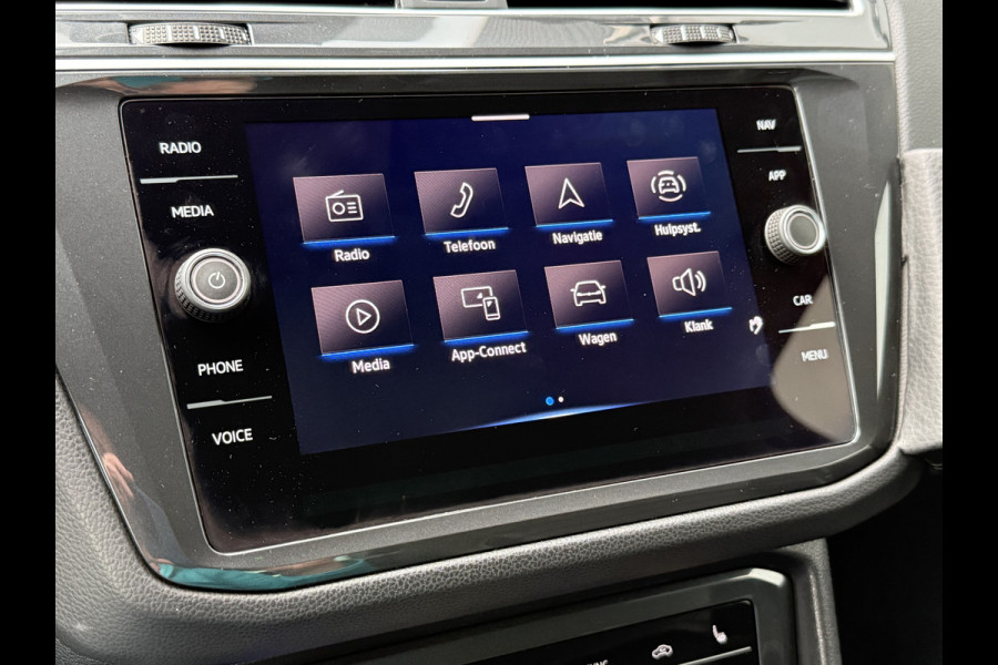 Volkswagen Tiguan BWJ 2021 |1.5 TSI 150PK Elegance AUTOMAAT | LEER | CAMERA | TREKHAAK | CRUISE | NAVI | STOELVERW | CARPLAY