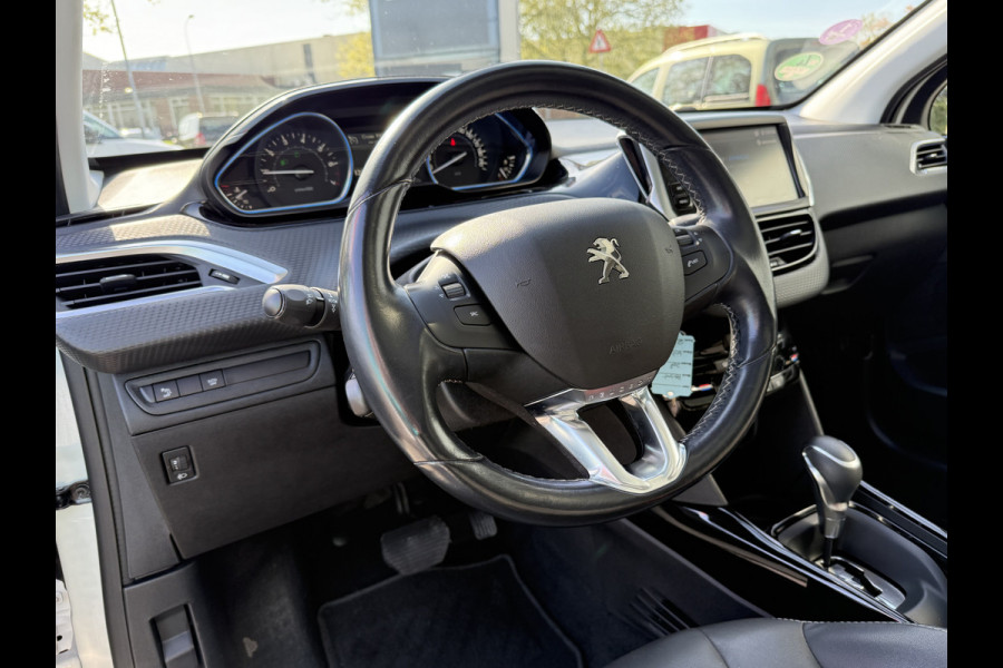 Peugeot 2008 BWJ 2018 | 1.2 111PK Allure AUTOMAAT | PANO | CLIMA | TREKHAAK | LEDER/STOF | NAVI | CAMERA A |