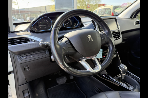 Peugeot 2008 BWJ 2018 | 1.2 111PK Allure AUTOMAAT | PANO | CLIMA | TREKHAAK | LEDER/STOF | NAVI | CAMERA A |