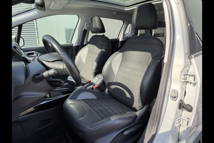 Peugeot 2008 BWJ 2018 | 1.2 111PK Allure AUTOMAAT | PANO | CLIMA | TREKHAAK | LEDER/STOF | NAVI | CAMERA A |