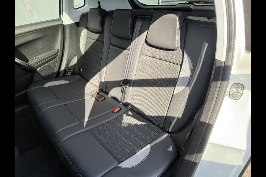 Peugeot 2008 BWJ 2018 | 1.2 111PK Allure AUTOMAAT | PANO | CLIMA | TREKHAAK | LEDER/STOF | NAVI | CAMERA A |