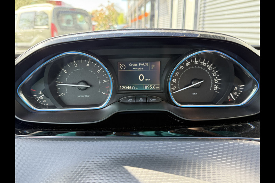 Peugeot 2008 BWJ 2018 | 1.2 111PK Allure AUTOMAAT | PANO | CLIMA | TREKHAAK | LEDER/STOF | NAVI | CAMERA A |