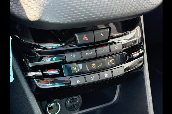 Peugeot 2008 BWJ 2018 | 1.2 111PK Allure AUTOMAAT | PANO | CLIMA | TREKHAAK | LEDER/STOF | NAVI | CAMERA A |
