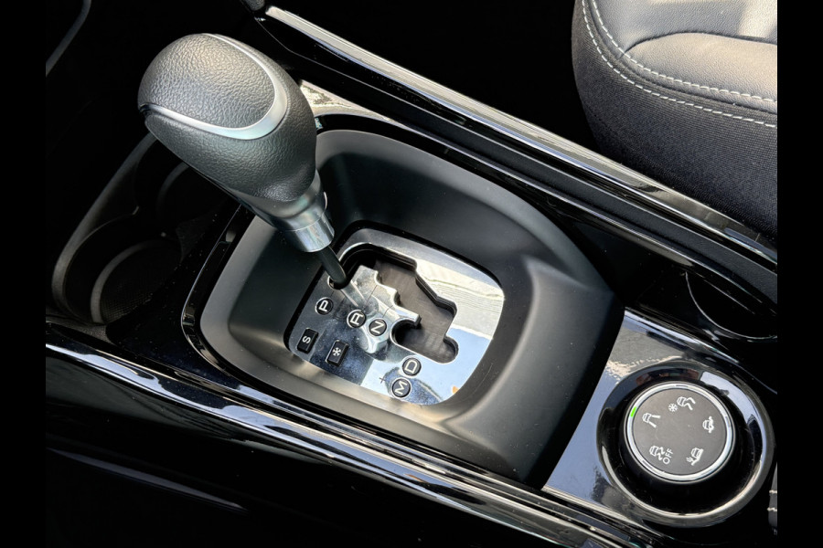 Peugeot 2008 BWJ 2018 | 1.2 111PK Allure AUTOMAAT | PANO | CLIMA | TREKHAAK | LEDER/STOF | NAVI | CAMERA A |