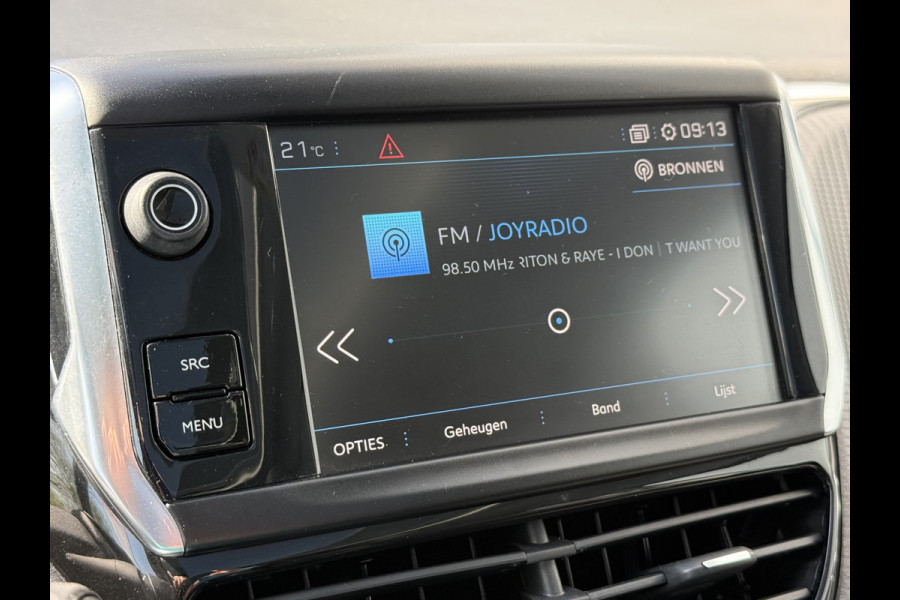 Peugeot 2008 BWJ 2018 | 1.2 111PK Allure AUTOMAAT | PANO | CLIMA | TREKHAAK | LEDER/STOF | NAVI | CAMERA A |