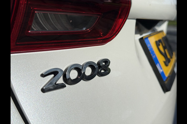 Peugeot 2008 BWJ 2018 | 1.2 111PK Allure AUTOMAAT | PANO | CLIMA | TREKHAAK | LEDER/STOF | NAVI | CAMERA A |
