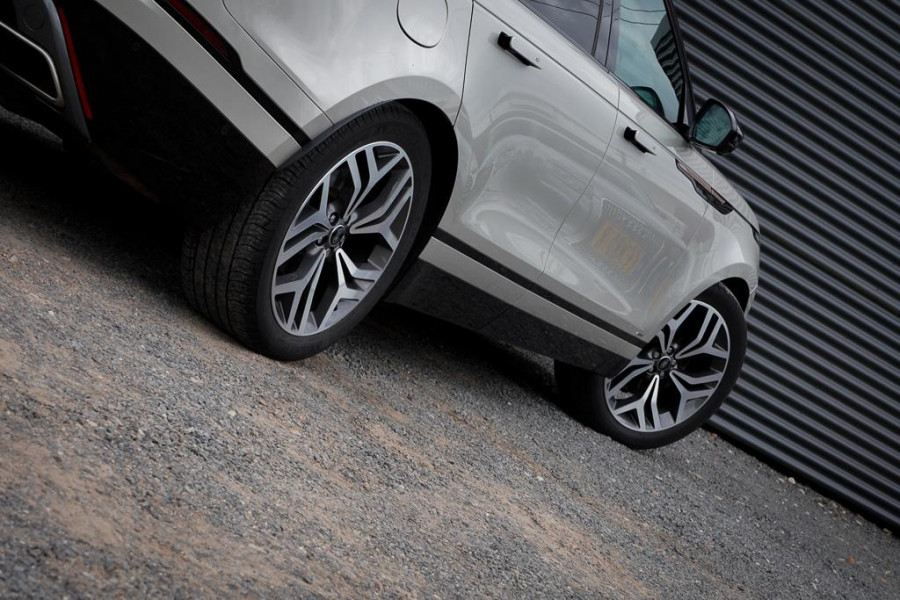 Land Rover Range Rover Velar 2.0 I4 Turbo AWD R-Dynamic HSE / Pano / Luchtvering / Massage / ACC