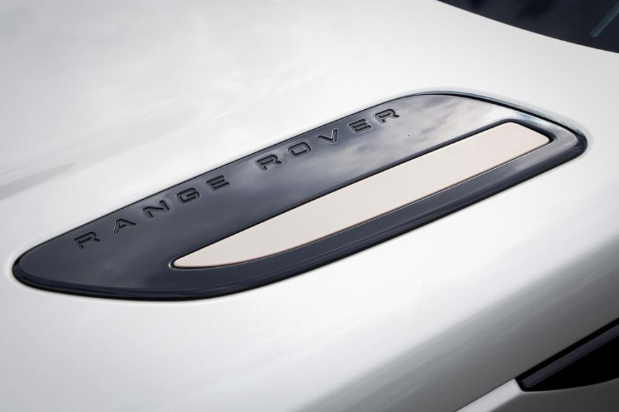Land Rover Range Rover Velar 2.0 I4 Turbo AWD R-Dynamic HSE / Pano / Luchtvering / Massage / ACC