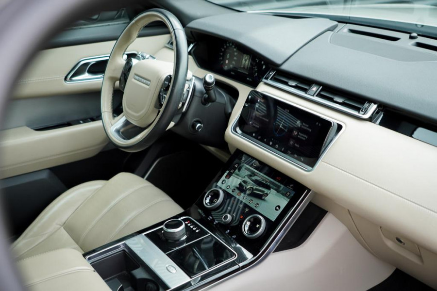 Land Rover Range Rover Velar 2.0 I4 Turbo AWD R-Dynamic HSE / Pano / Luchtvering / Massage / ACC