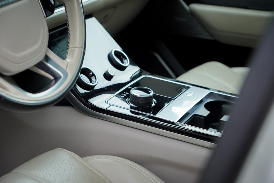 Land Rover Range Rover Velar 2.0 I4 Turbo AWD R-Dynamic HSE / Pano / Luchtvering / Massage / ACC