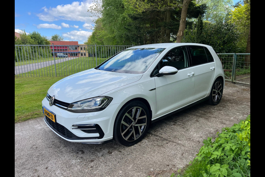 Volkswagen Golf 1.5 TSI Highline Business R | ''63.000''KM + DSG |