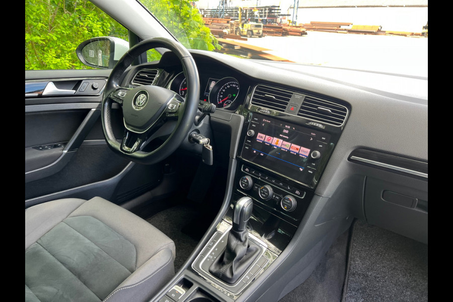 Volkswagen Golf 1.5 TSI Highline Business R | ''63.000''KM + DSG |