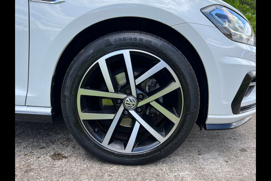Volkswagen Golf 1.5 TSI Highline Business R | ''63.000''KM + DSG |