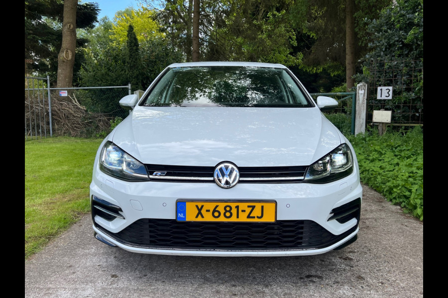 Volkswagen Golf 1.5 TSI Highline Business R | ''63.000''KM + DSG |
