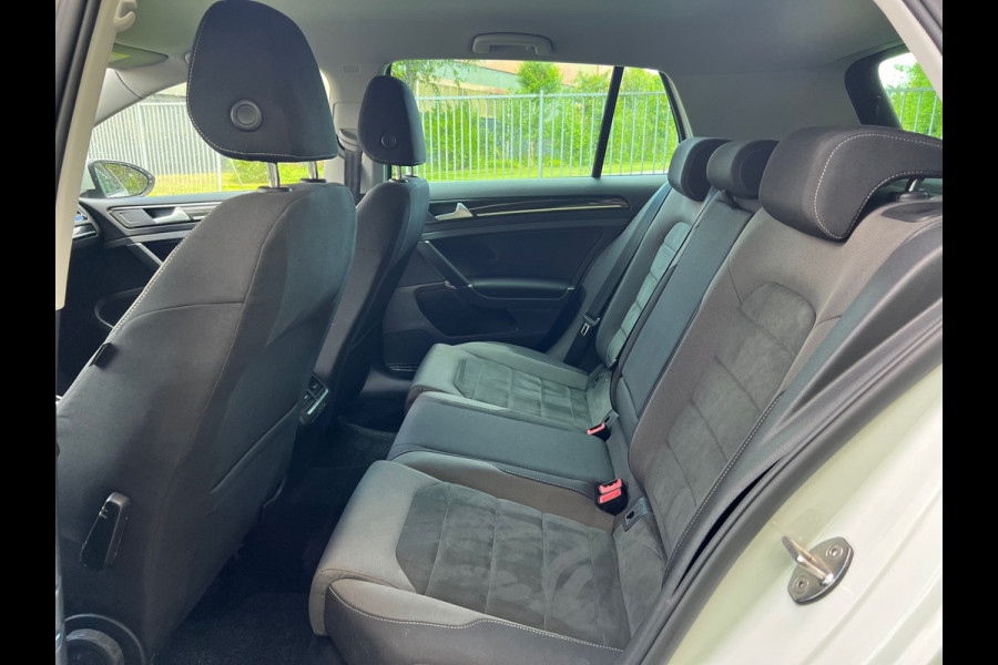 Volkswagen Golf 1.5 TSI Highline Business R | ''63.000''KM + DSG |