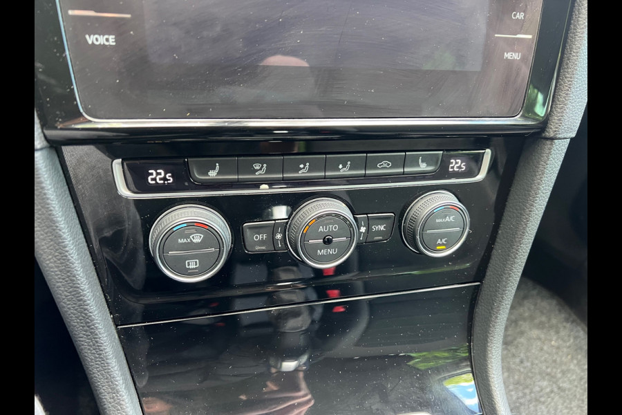 Volkswagen Golf 1.5 TSI Highline Business R | ''63.000''KM + DSG |