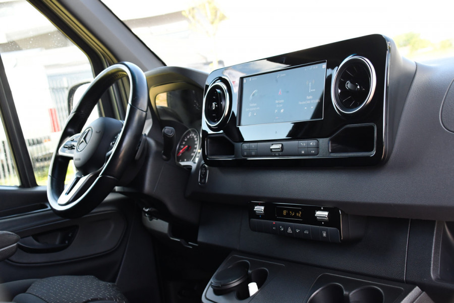 Mercedes-Benz Sprinter V6 319 3.0 CDI L2H2 PB Edition Adaptieve Cruise, Camera, 10,5'' Mbux, 3500KG Trekhaak, Carplay, 190PK, Automaat, Standkachel, Uniek!