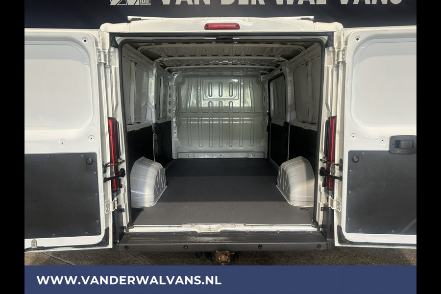 Citroën Jumper 2.0 BlueHDi 131pk L2H1 Euro6 Airco | 2500kg Trekhaak | Dakdragers | LED Parkeersensoren, Bijrijdersbank, Bluetooth telefoonvoorbereiding