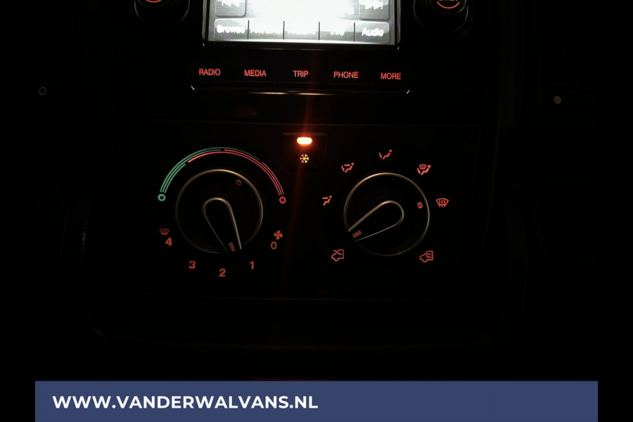 Citroën Jumper 2.0 BlueHDi 131pk L2H1 Euro6 Airco | 2500kg Trekhaak | Dakdragers | LED Parkeersensoren, Bijrijdersbank, Bluetooth telefoonvoorbereiding