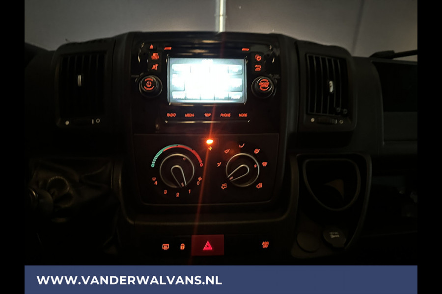 Citroën Jumper 2.0 BlueHDi 131pk L2H1 Euro6 Airco | 2500kg Trekhaak | Dakdragers | LED Parkeersensoren, Bijrijdersbank, Bluetooth telefoonvoorbereiding