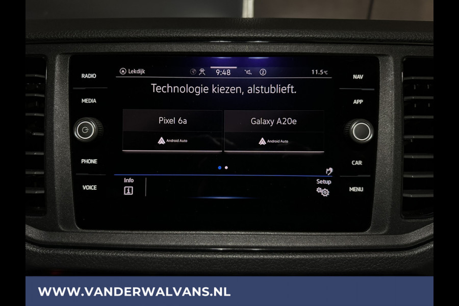 Volkswagen Crafter 2.0 TDI 140pk L3H3 L2H2 Euro6 Airco | Camera | Navigatie | LED | Stoelverwarming Apple Carplay, Android Auto, Chauffeursstoel, Parkeersensoren, 3000kg Trekvermogen