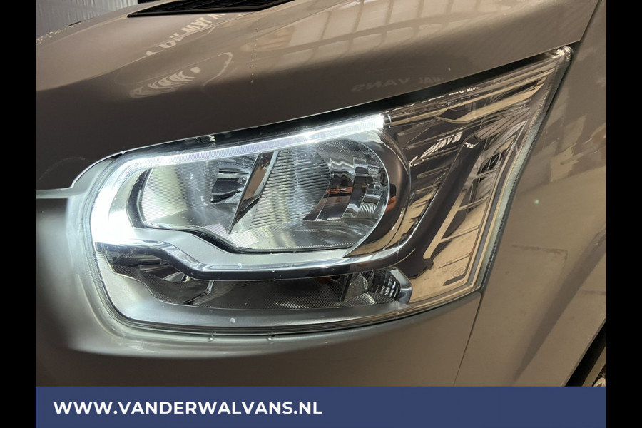 Ford Transit 2.0 TDCI L2H2 Euro6 Airco | Camera | LED | Cruisecontrol | Parkeersensoren | Verwarmde voorruit Bijrijdersbank, 2450kg trekvermogen