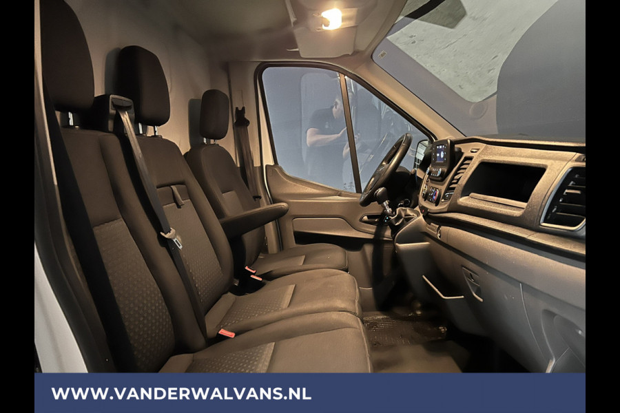 Ford Transit 2.0 TDCI L2H2 Euro6 Airco | Camera | LED | Cruisecontrol | Parkeersensoren | Verwarmde voorruit Bijrijdersbank, 2450kg trekvermogen