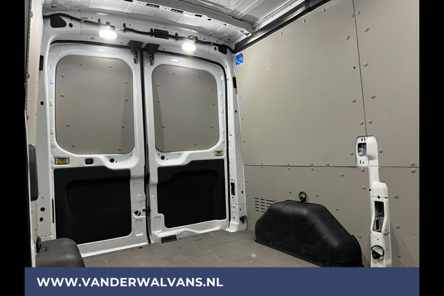 Ford Transit 2.0 TDCI L2H2 Euro6 Airco | Camera | LED | Cruisecontrol | Parkeersensoren | Verwarmde voorruit Bijrijdersbank, 2450kg trekvermogen