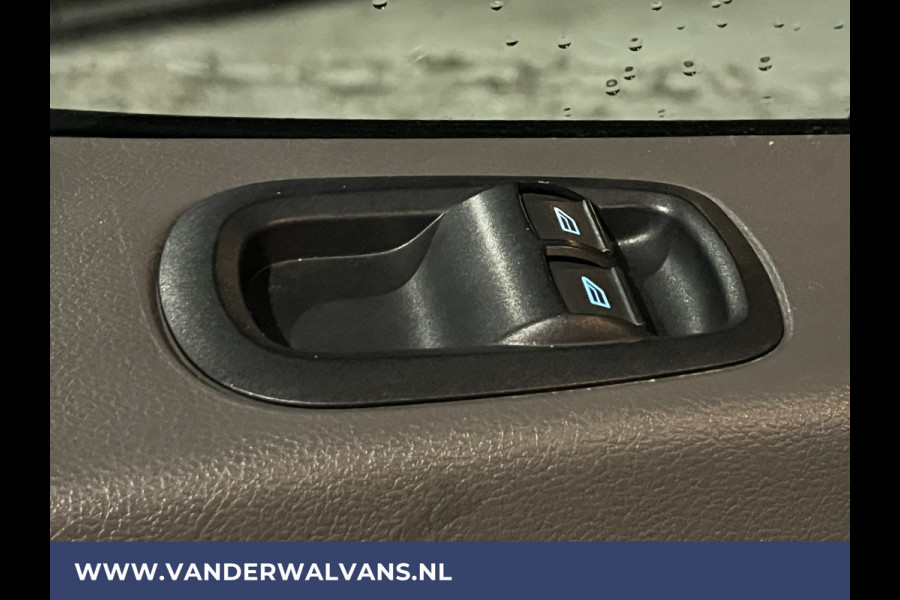 Ford Transit 2.0 TDCI L2H2 Euro6 Airco | Camera | LED | Cruisecontrol | Parkeersensoren | Verwarmde voorruit Bijrijdersbank, 2450kg trekvermogen