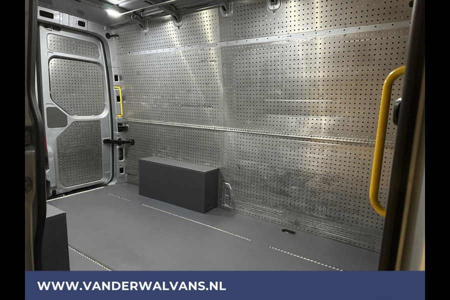 Volkswagen Crafter 2.0 TDI 140 pk L3H3 L2H2 Euro6 Airco | Camera | Apple Carplay | Cruisecontrol Android Auto, Parkeersensoren, Bijrijdersbank, 3000kg Trekvermogen