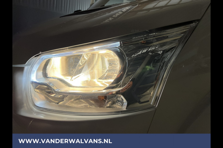 Ford Transit 2.0 TDCI 131pk L3H2 Euro6 Airco | 2800kg Trekhaak | Imperiaal | LED | Trap | Cruisecontrol Parkeersensoren, Bijrijdersbank