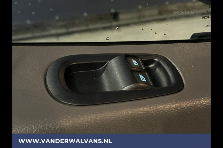 Ford Transit 2.0 TDCI 131pk L3H2 Euro6 Airco | 2800kg Trekhaak | Imperiaal | LED | Trap | Cruisecontrol Parkeersensoren, Bijrijdersbank