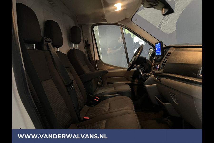 Ford Transit 2.0 TDCI 130pk L3H2 Euro6 Airco | Navigatie | Stoelverwarming | Camera | Apple Carplay | Android Auto LED, cruisecontrol, parkeersensoren, verwarmde voorruit, 2500kg trekvermogen