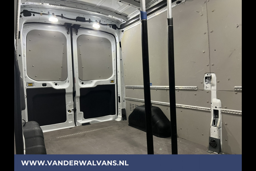 Ford Transit 2.0 TDCI 130pk L3H2 Euro6 Airco | Navigatie | Stoelverwarming | Camera | Apple Carplay | Android Auto LED, cruisecontrol, parkeersensoren, verwarmde voorruit, 2500kg trekvermogen